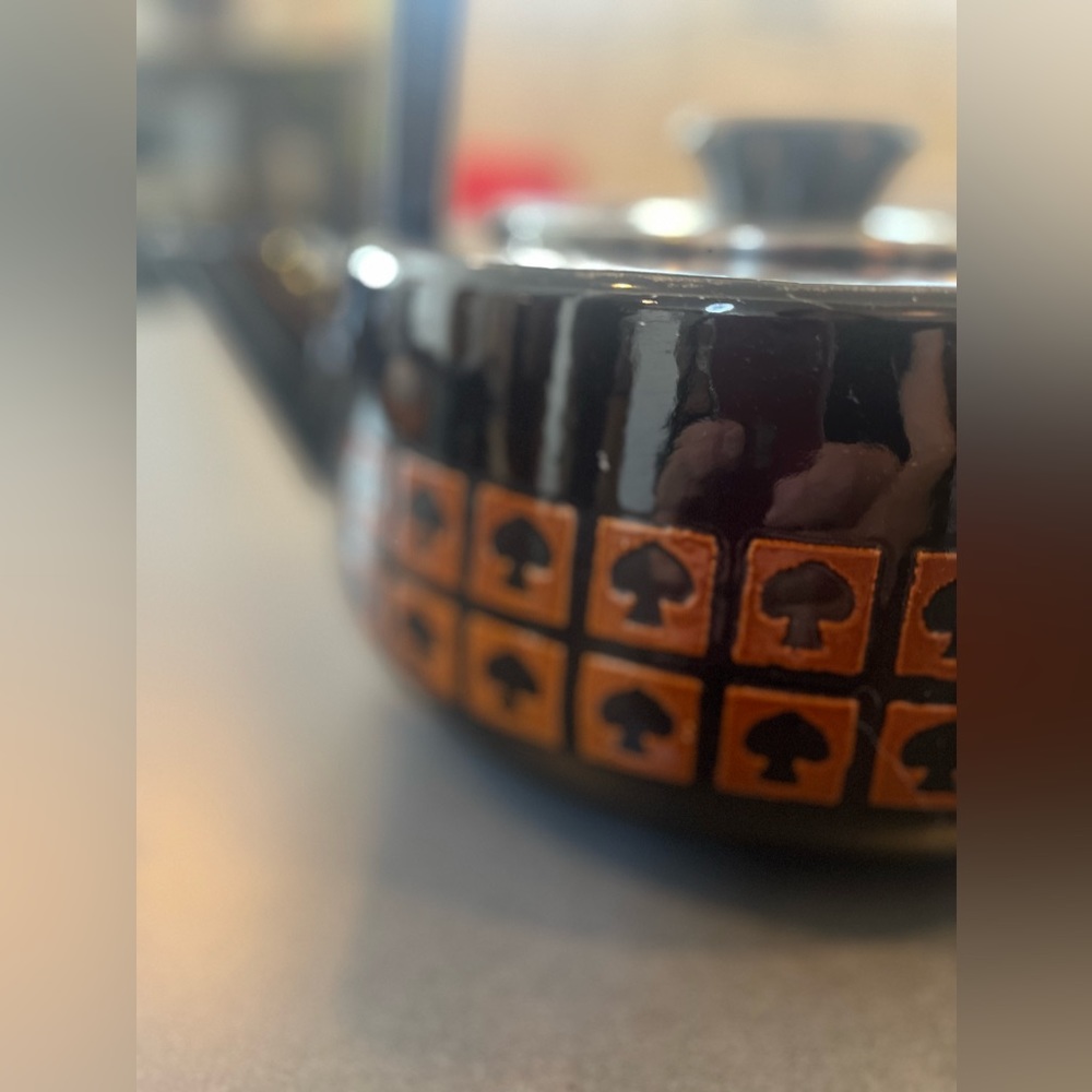 SOLD ❌RARE Vintage // Tea Kettle - Picture 8 of 8